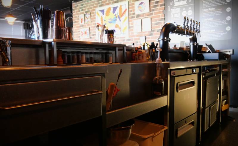 Avant bar inox : conception sur mesure pour avoir chaque chose à la bonne place