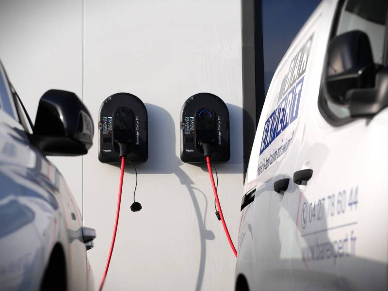 Le véhicule électrique : place prépondérante dans la réflexion d'impact environnemental d'une PME